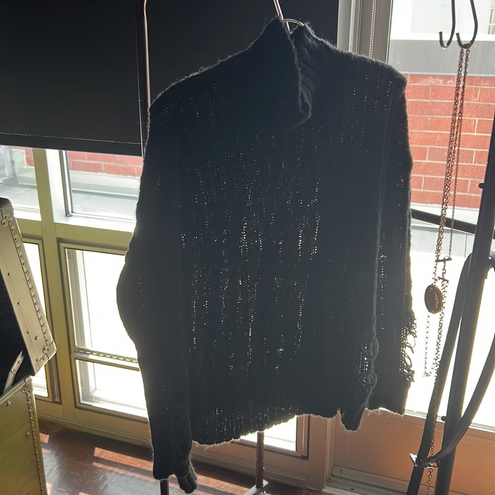 Superdown distressed sweater - Picture 3 of 3